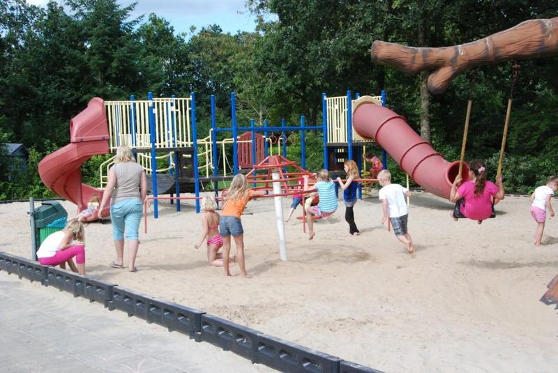 Mulder'S Vakantiehuis, Jaarplaats 108 Op Recreatiepark De Tien Heugten 슌로 외부 사진